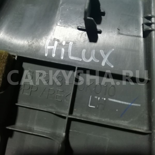 Накладка порога (внутренняя) Toyota Hilux VII рестайлинг (2011—2015) Toyota Hilux оригинальный номер 679180K010