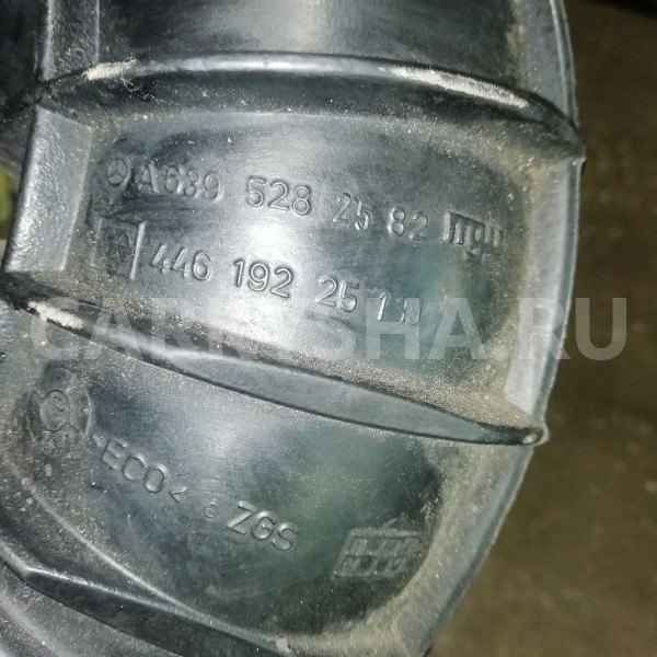 Патрубок воздушного фильтра Mercedes-Benz Vito W639 (2003—2010) Mercedes-Benz Vito оригинальный номер a6395282582