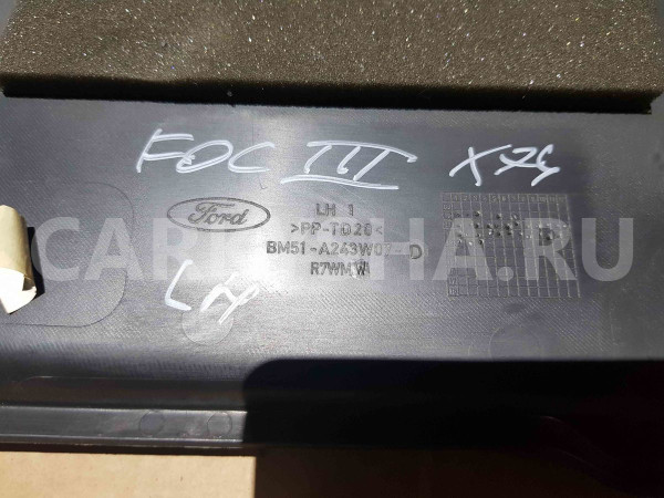 Обшивка стойки Ford Focus III (2011—2015) Ford Focus оригинальный номер bm51a243w07d