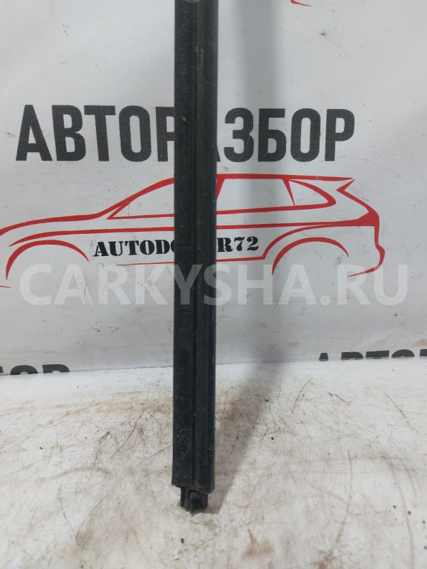 Молдинг стекла передний правый Hyundai Solaris Hyundai Solaris оригинальный номер 822201R000