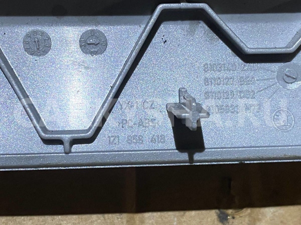 Накладка декоративная Skoda Octavia II рестайлинг (2008—2013) Skoda Octavia оригинальный номер 1z1858418