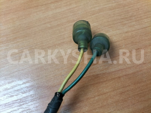 Разъем на звуковой сигнал Mitsubishi Galant EA1A Mitsubishi Galant оригинальный номер MB530842