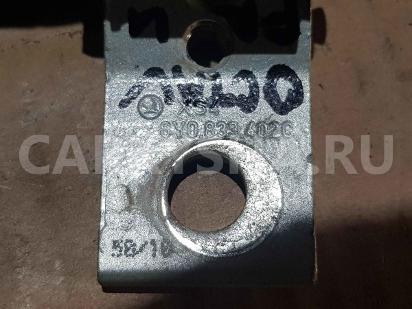 Петля двери Skoda Octavia II рестайлинг (2008—2013) Skoda Octavia оригинальный номер 6y0833402c