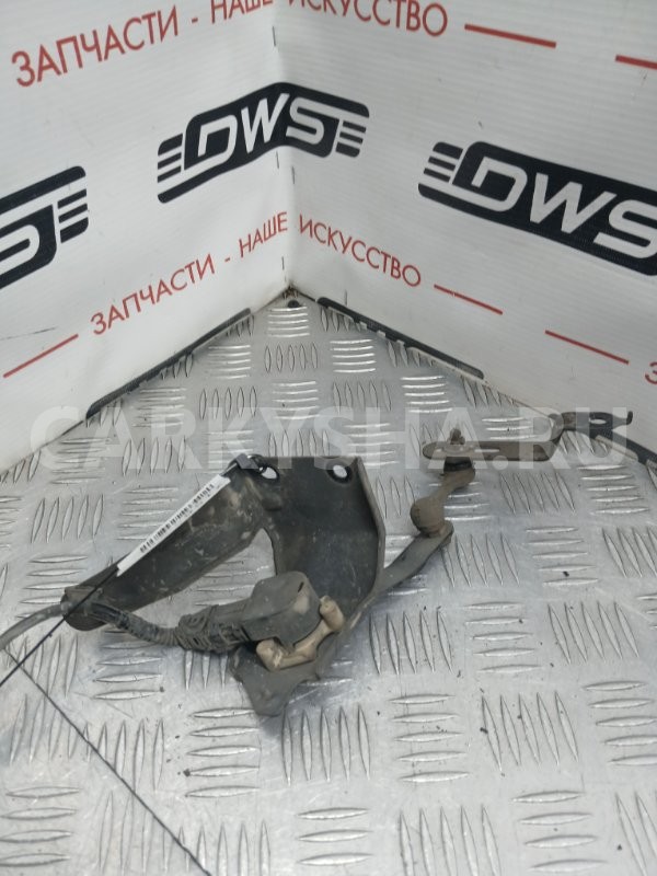 Датчик высоты дорожного просвета Toyota Crown 