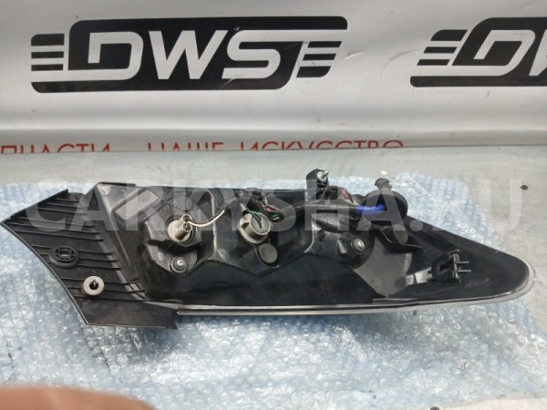 Фонарь стоп сигнала правый Toyota bB 