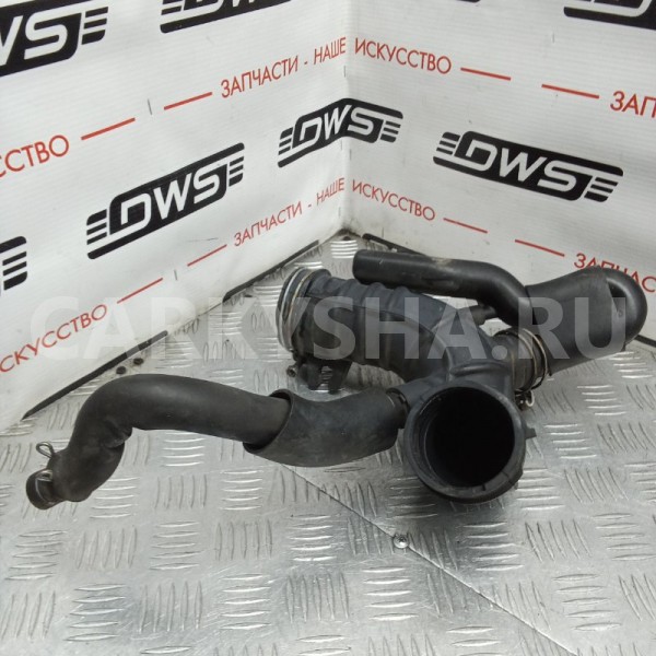 Патрубок воздушного фильтра Toyota Sienta 