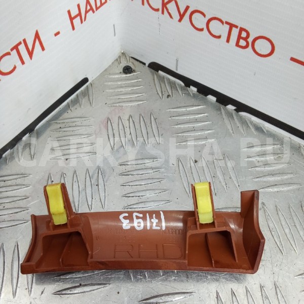 накладка декоративная Toyota Avensis 