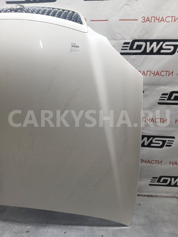 Капот Toyota Crown 