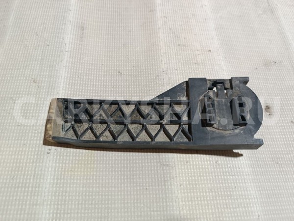 Кронштейн радиатора Mercedes-Benz B-klasse оригинальный номер 2465040340