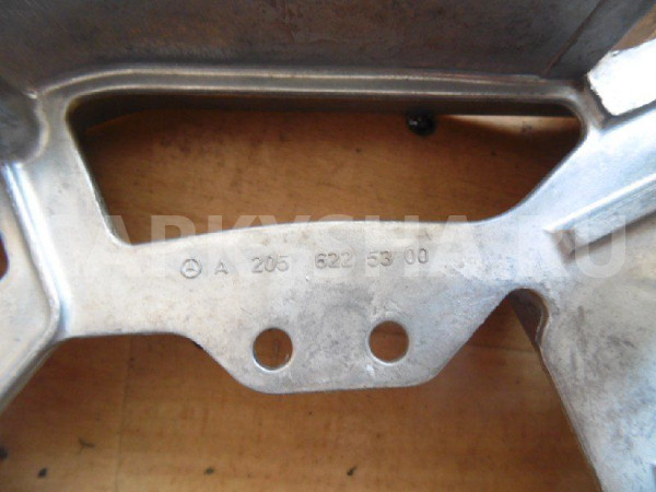 Кронштейн крепления фары Mercedes-Benz C-класс W205/S205/C205/A205 (2014—2018) Mercedes-Benz C-klasse оригинальный номер A2056225300