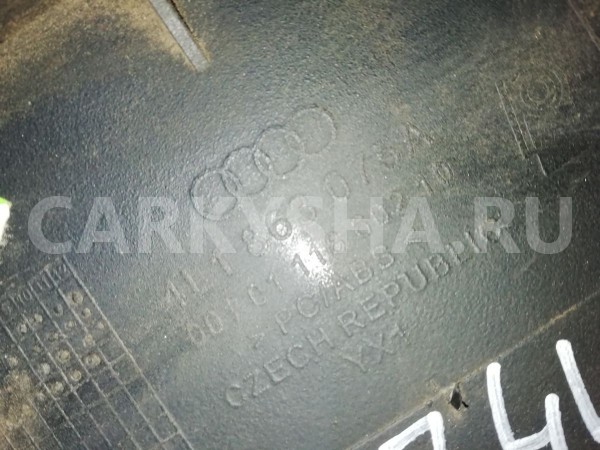 Накладка торпедо Audi Q7 4L (2005—2009) Audi 200 оригинальный номер 4L1863075A