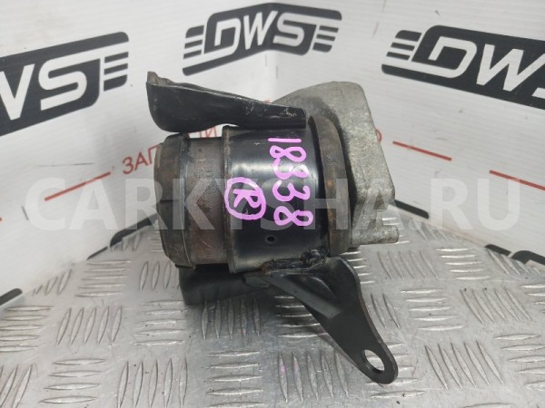 Подушка двигателя Toyota Noah 