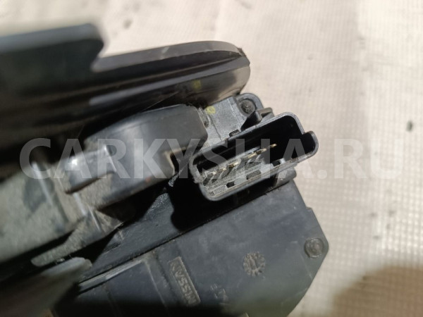 Замок двери передней правой Nissan Juke оригинальный номер 80500BA61B