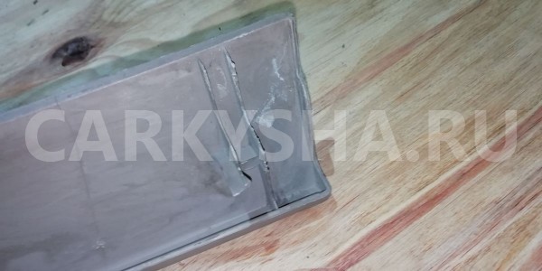 Обшивка двери багажника Toyota Land Cruiser 100 (1998—2002) Toyota Land Cruiser оригинальный номер 6793960050