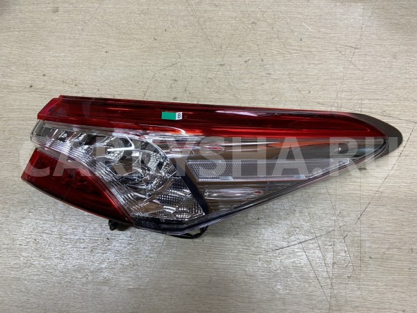 Фонарь задний наружный правый LED Toyota Camry VIII (XV70) Рестайлинг – седан оригинальный номер 81550-33690