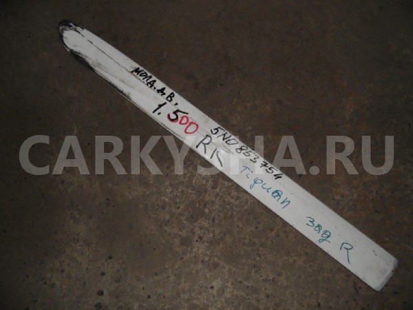 Накладка на дверь Volkswagen Tiguan I (2007—2011) Volkswagen Tiguan оригинальный номер 5N0853754