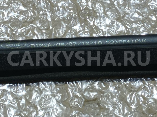 Уплотнитель стекла двери Ford Focus III (2011—2015) Ford Focus оригинальный номер 1747503