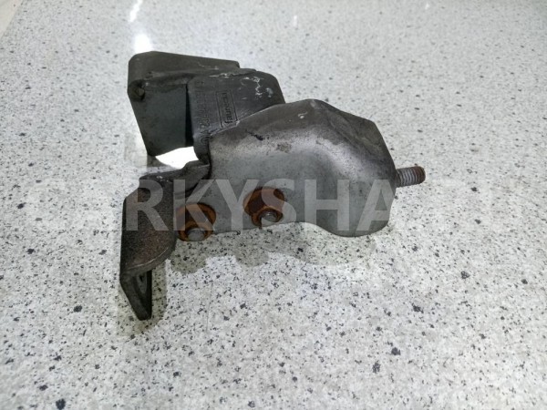 Кронштейн Mercedes-Benz E-класс W212/S212/C207/A207 рестайлинг (2013—2016) Mercedes-Benz E-klasse оригинальный номер A2044900740