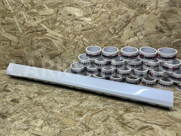 Молдинг двери передней левой Toyota Alphard III Рестайлинг оригинальный номер 76904-58050-A1