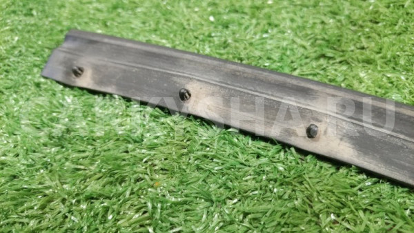 Уплотнитель капота Nissan Avenir 2000 Nissan Avenir оригинальный номер 668302J000