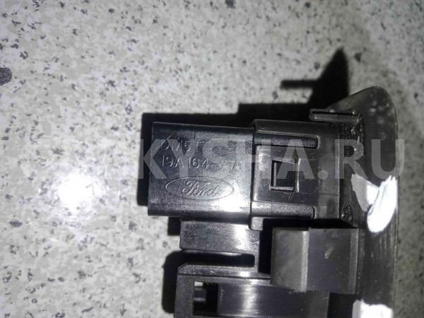 Разъем Ford Fiesta Mk6 рестайлинг (2012—2019) Ford Fiesta оригинальный номер dm5t19a164aa