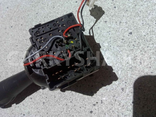 Переключатель поворотов подрулевой Renault Logan II (2012—2018) Renault 12 оригинальный номер 255404709R