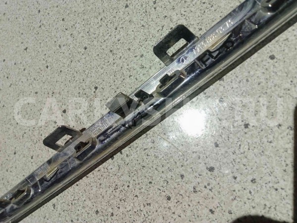 Накладка на решетку радиатора Mercedes-Benz E-класс W213/S213/C238/A238 (2016—2021) Mercedes-Benz E-klasse оригинальный номер a2138880373