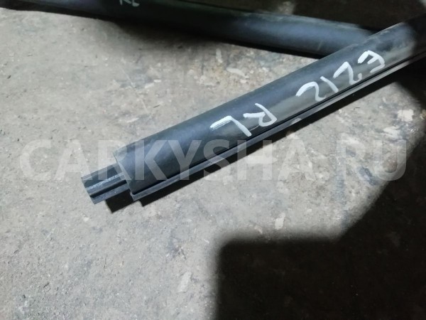 Уплотнитель двери Mercedes-Benz E-класс W212/S212/C207/A207 рестайлинг (2013—2016) Mercedes-Benz E-klasse оригинальный номер A2047270387
