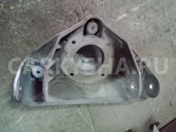 Кронштейн амортизатора Volkswagen Touareg I рестайлинг (2006—2010) Volkswagen Touareg 