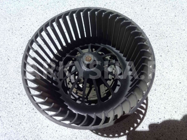 Моторчик отопителя Ford Focus III (2011—2015) Ford Focus оригинальный номер av6n18456cc