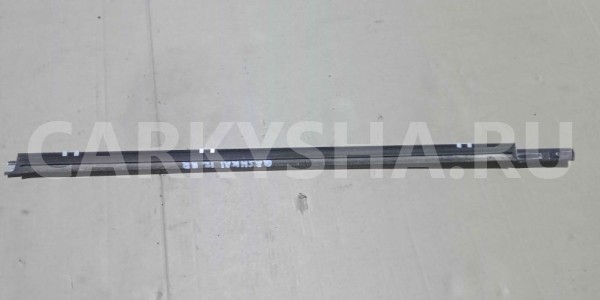 Накладка стекла Nissan Qashqai I рестайлинг (2010—2013) Nissan Qashqai оригинальный номер 82820JD00A