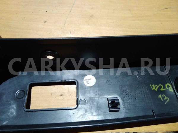 Накладка крышки багажника Mercedes-Benz E-класс W212/S212/C207/A207 рестайлинг (2013—2016) Mercedes-Benz E-klasse оригинальный номер a2127501293