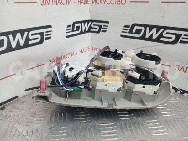 Блок управления климат-контролем Toyota Vitz 