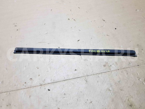 Уплотнитель стекла двери Ford Focus III (2011—2015) Ford Focus оригинальный номер 1747505