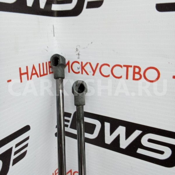 Амортизатор багажника Toyota Sienta 