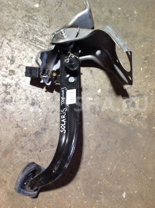 Педаль тормоза Hyundai Solaris I (2010—2014) Hyundai Solaris оригинальный номер 328001R210