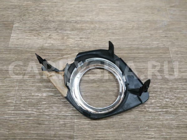 Накладка противотуманной фары правая Toyota RAV 4 оригинальный номер TY397