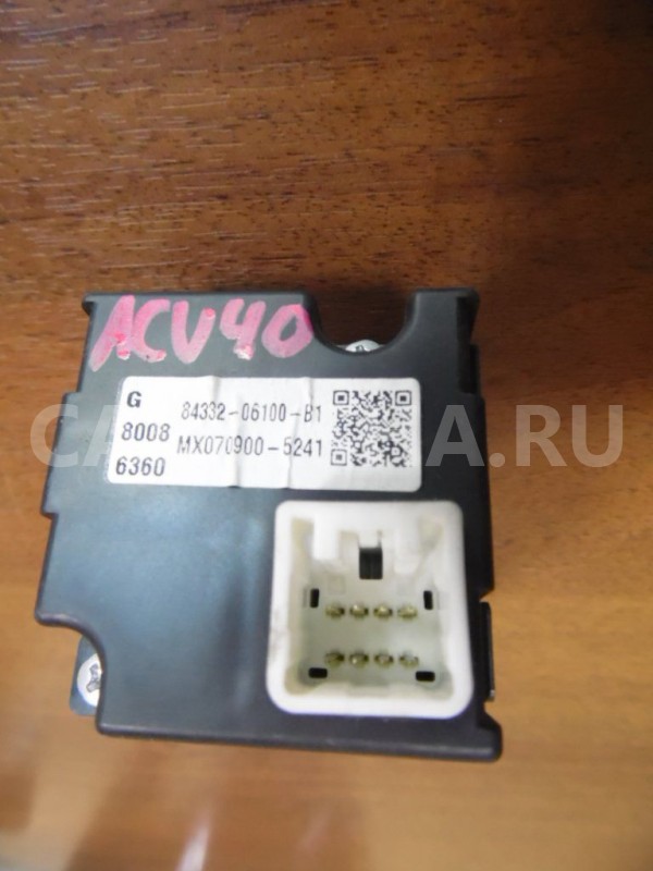 Кнопка аварийной сигнализации Toyota Camry XV40 (2006—2009) Toyota Camry оригинальный номер 84332-06100-B1