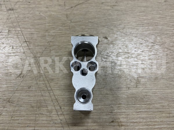 Клапан кондиционера Toyota Alphard III Рестайлинг оригинальный номер 88515-48110