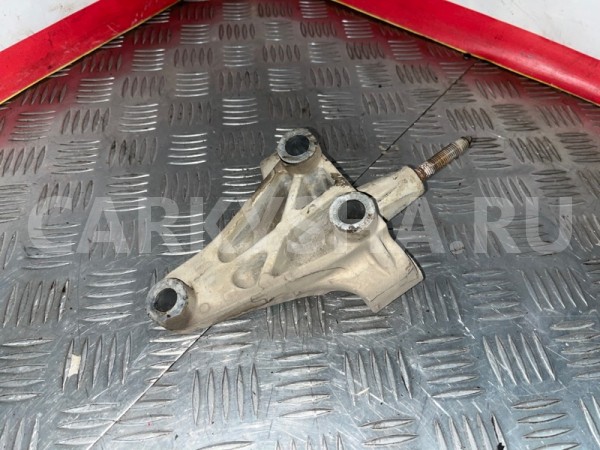 Кронштейн опоры двигателя Nissan Murano 