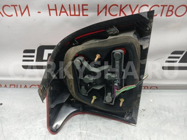 Фонарь стоп сигнала левый Toyota Avensis 