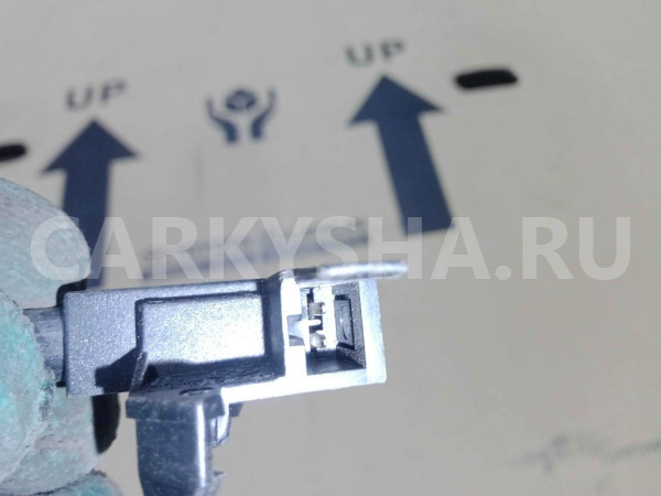 Выключатель концевой Skoda Fabia II (2007—2010) Skoda Fabia оригинальный номер 1j0947561