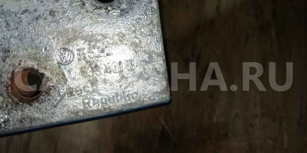 Петля двери Porsche Cayenne I рестайлинг (2007—2010) Porsche Cayenne оригинальный номер 7l0833401b