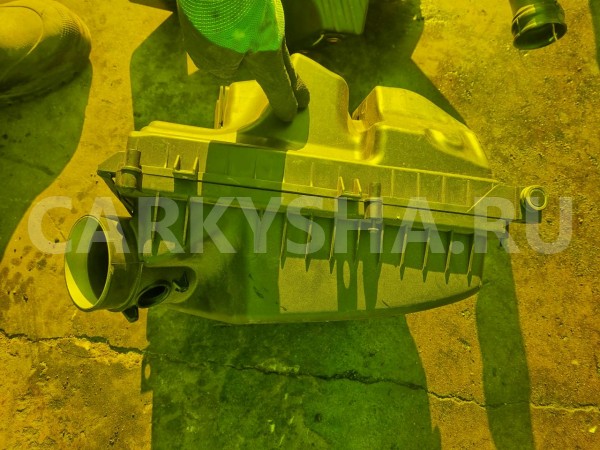 Корпус воздушного фильтра Volvo V60 