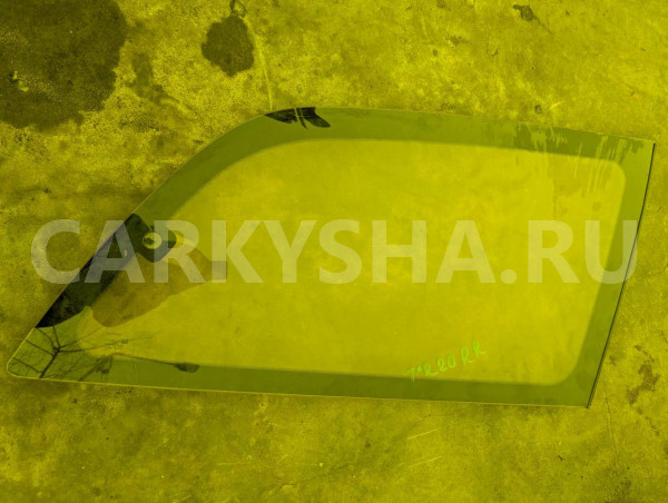 Стекло собачника Toyota Estima 