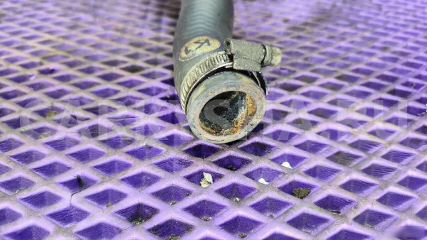 Патрубок охлаждения Mercedes-Benz W210 2.3 MT M111 Mercedes-Benz E-klasse оригинальный номер 2108320094