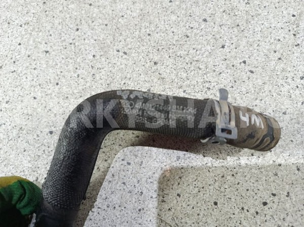 Патрубок системы охлаждения Audi Q7 4M (2015—2020) Audi Q7 оригинальный номер 4m0121449bm