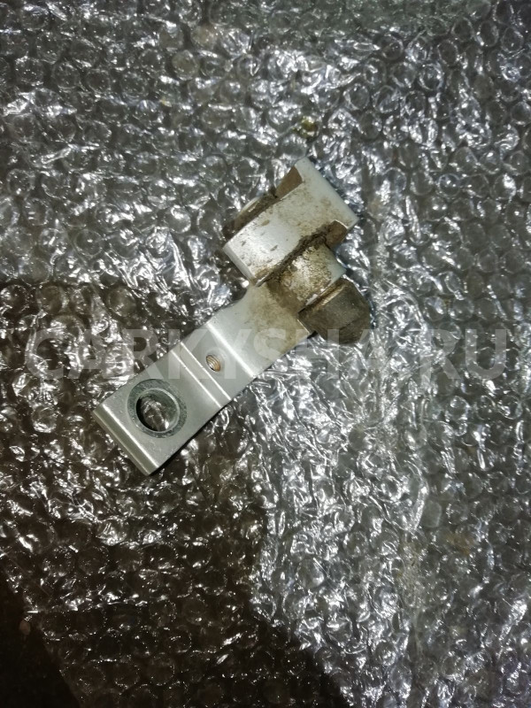 Петля двери Audi Q7 4L (2005—2009) Audi 200 оригинальный номер 4L0831401A