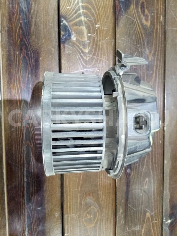 Моторчик отопителя Nissan Almera G15 (2012—2018) Nissan Almera оригинальный номер 272106020R