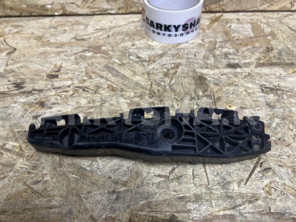 Кронштейн заднего бампера правый Toyota RAV 4 III (XA30) оригинальный номер 52155-42010